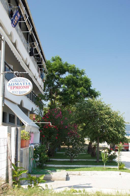 Ermioni Apartments Vrasná Eksteriør billede